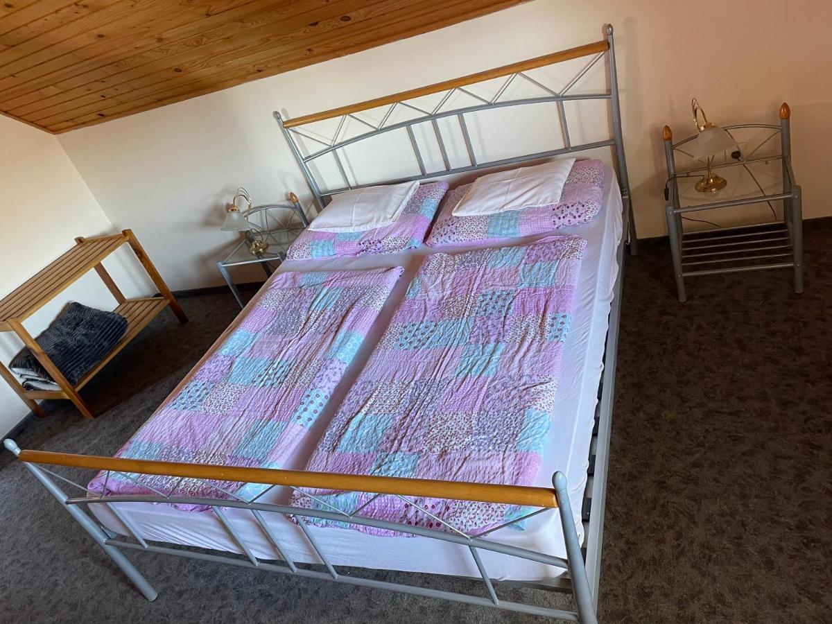 Esther Apartman Gyenesdias Bagian luar foto