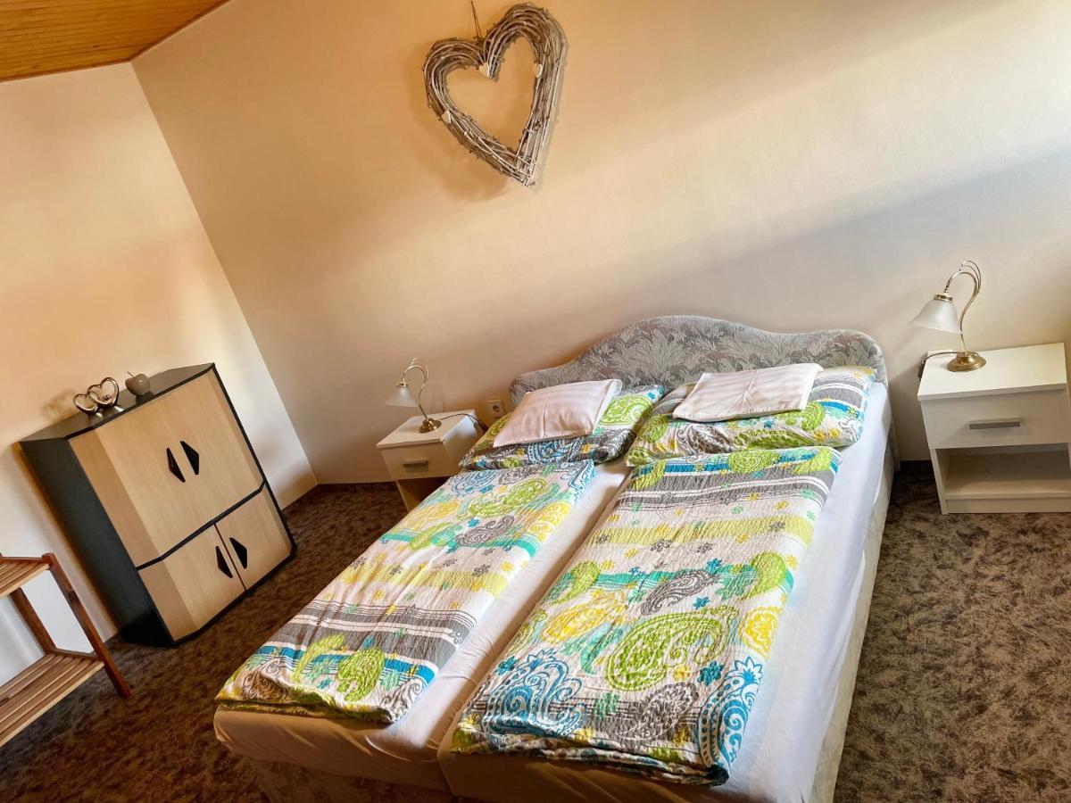 Esther Apartman Gyenesdias Bagian luar foto