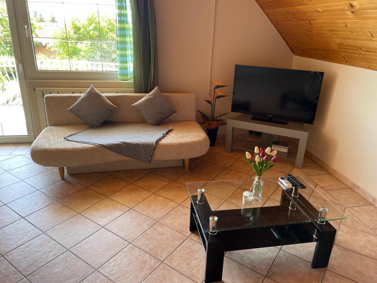 Esther Apartman Gyenesdias Bagian luar foto