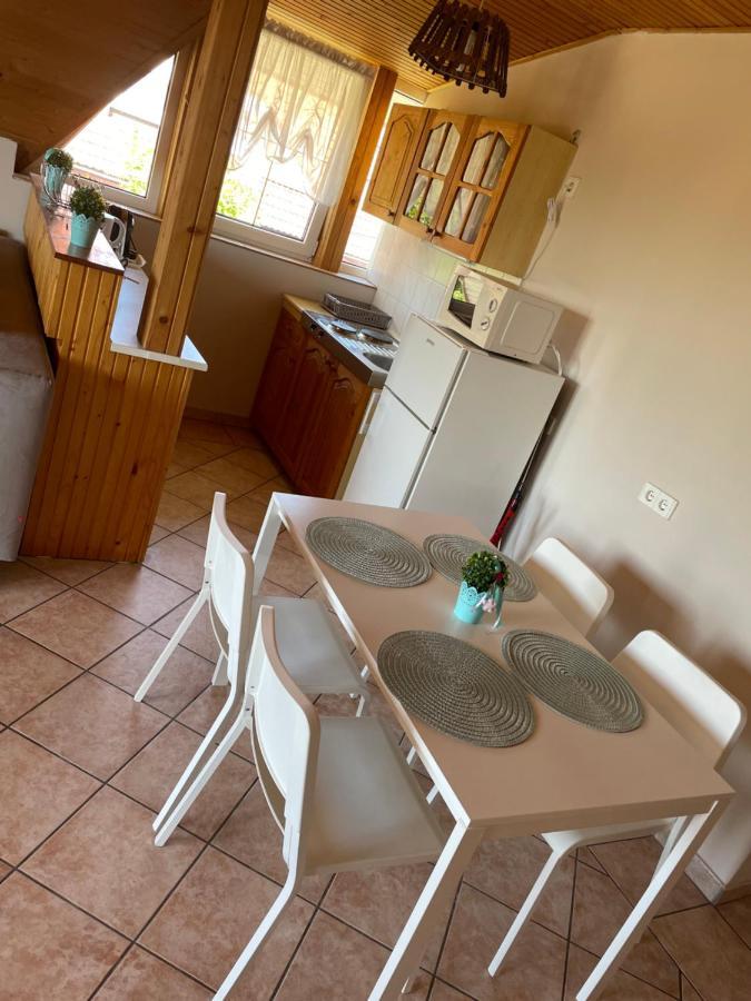 Esther Apartman Gyenesdias Bagian luar foto
